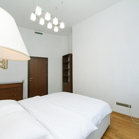 Lux Near Maidan, Khreschutyk 3Br Apartment Kiev Luaran gambar