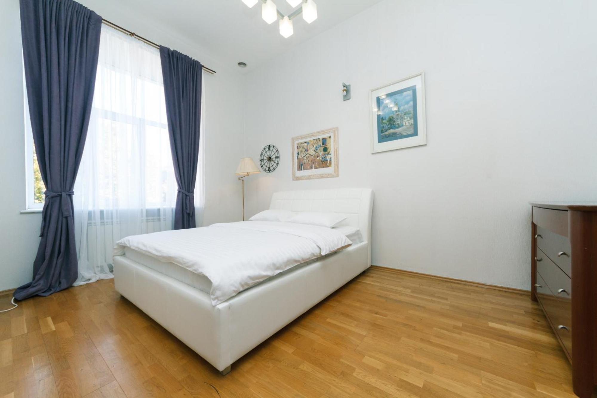 Lux Near Maidan, Khreschutyk 3Br Apartment Kiev Luaran gambar