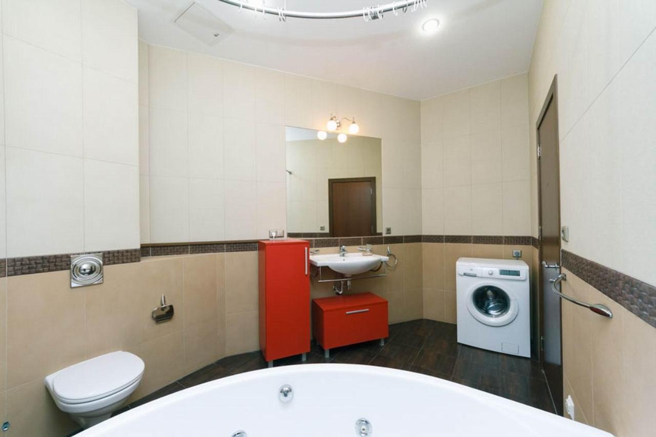 Lux Near Maidan, Khreschutyk 3Br Apartment Kiev Luaran gambar
