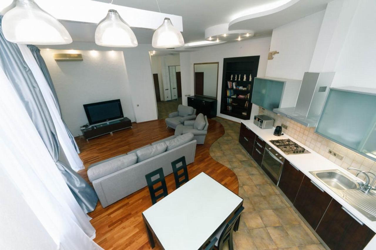 Lux Near Maidan, Khreschutyk 3Br Apartment Kiev Luaran gambar